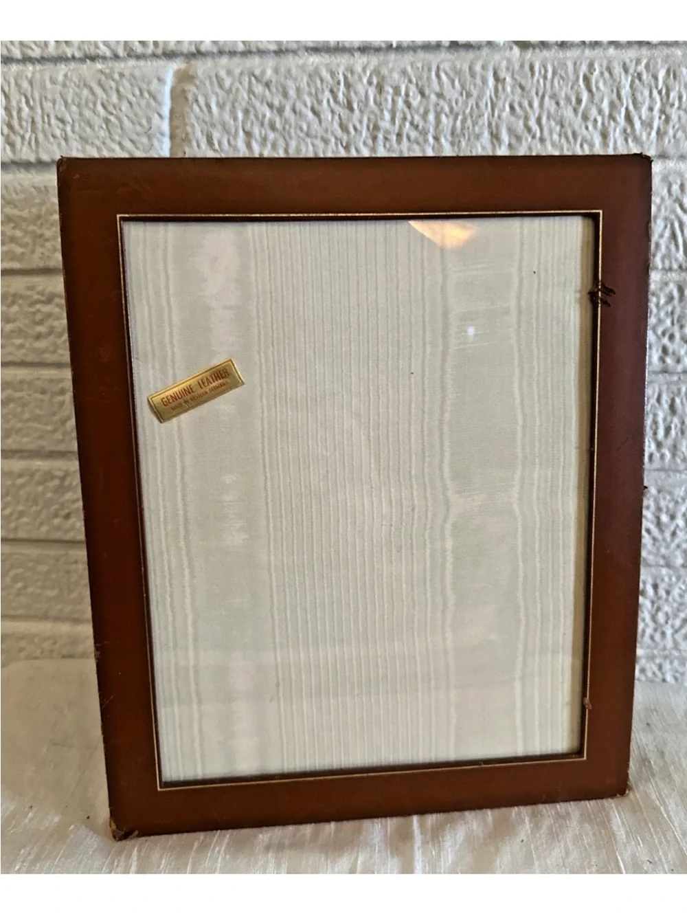 VINTAGE LEATHER PICTURE PHOTO EASLE TABLETOP FRAME WEST GERMANY 8X10